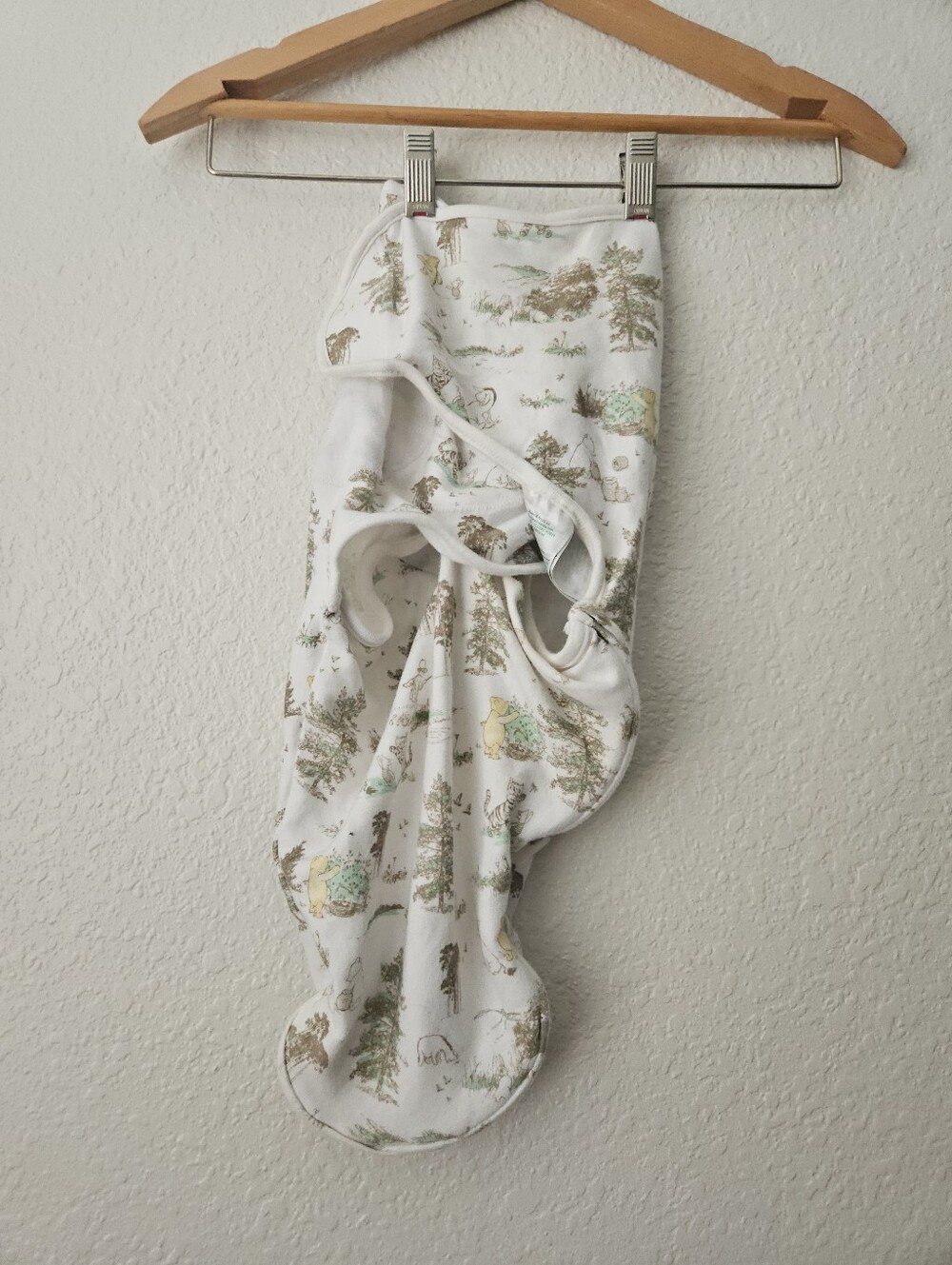 aden + anais disney winnie the pooh velcro swaddle, 0 - 3 months 100% cotton